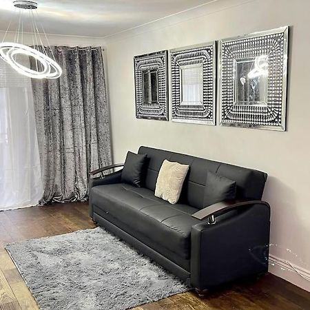 Spacious 4 Bedroom House Биллерикей Экстерьер фото