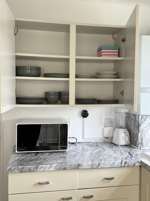 Spacious 4 Bedroom House Биллерикей Экстерьер фото