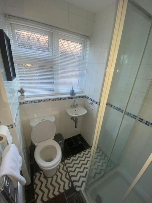 Spacious 4 Bedroom House Биллерикей Экстерьер фото